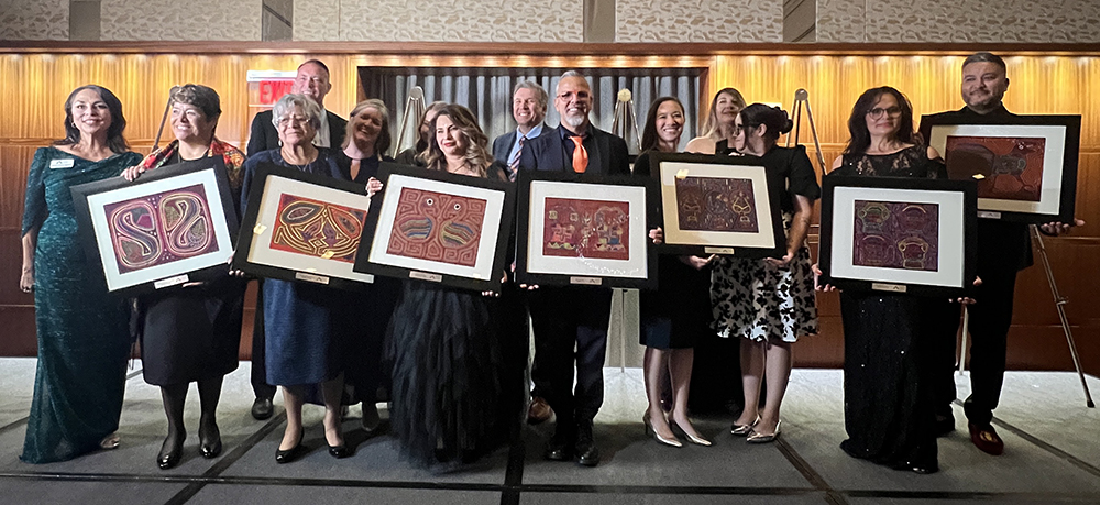 Four seasons, Kathy Osborn, Natalia Corray, Cici Rojas,Gabriela Ramirez, Cortex Innovation Community, José Ponce, Martha Garcia Kampen, Latino en St. Louis, DJ Fonzo, aida de anda, Cecilia velazquez, redlatinastl, seguimos creciendo, hccstl, Haniny Hillberg, Hispanic Festival Inc, Sureste Restaurant, Justina Coronel, Sonia Granados, HRC Consultants LLC, Manuel Cruz, Puentes de Esperanza, Montgomery Bank, #AdelanteAwards, #HCCSTL, #SoldOut, #GatewayToGrowth, #CommunityLeadership, #CelebrateGrowth,